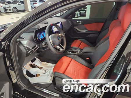 BMW 1 Series 2025, фото 10