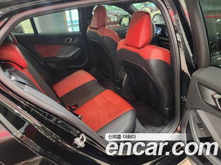 BMW 1 Series 2025, фото 12