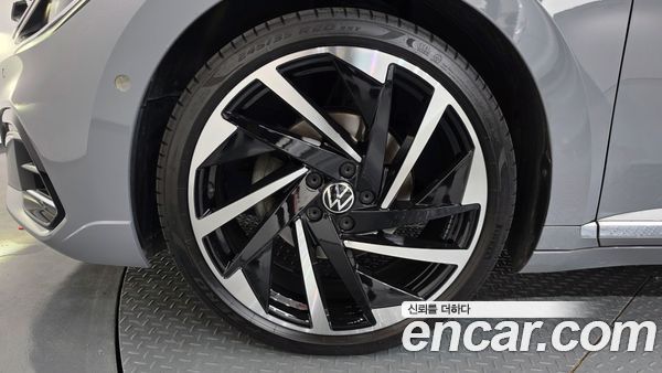 Volkswagen Arteon 2023, фото 4