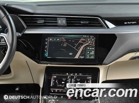 Audi e-tron 2020, фото 20