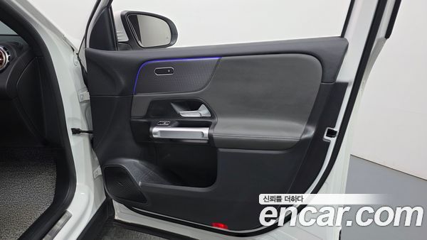 Mercedes-Benz EQB 2022, фото 14