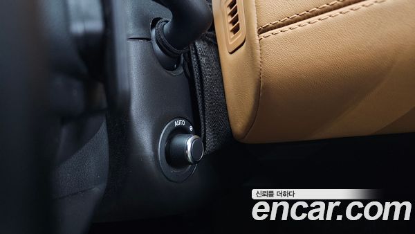 Land Rover Discovery 2020, фото 31