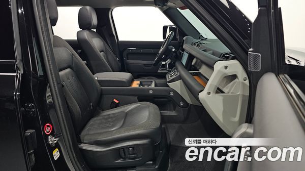 Land Rover Defender 2020, фото 15