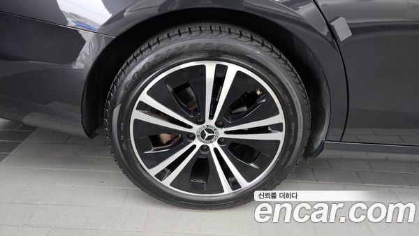 Mercedes-Benz E-Class 2021, фото 5