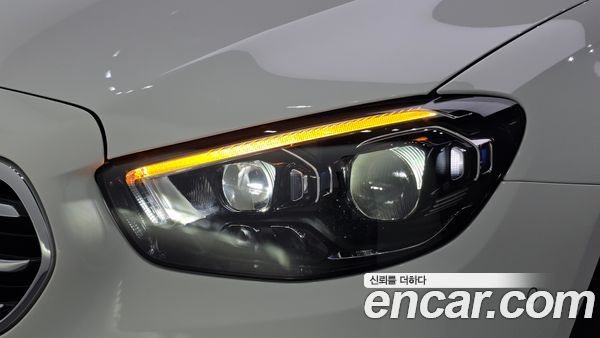 Mercedes-Benz E-Class 2023, фото 8