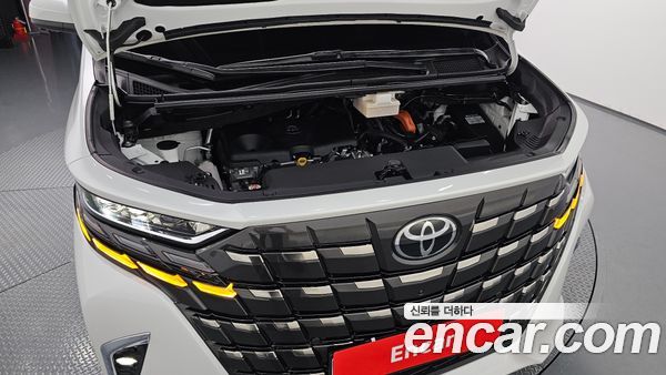 Toyota Alphard 2024, фото 5