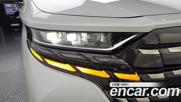 Toyota Alphard 2024, фото 7