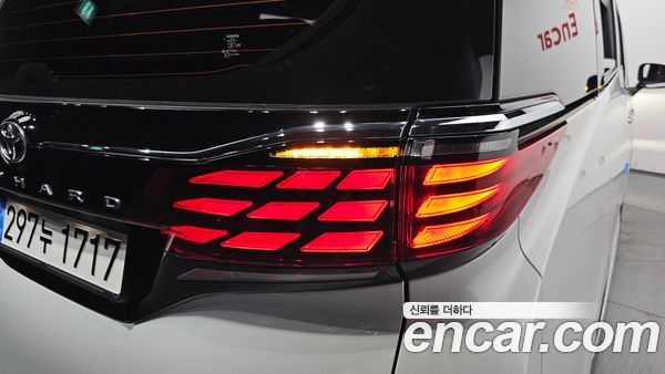 Toyota Alphard 2024, фото 8