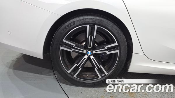 BMW 3 Series 2024, фото 5