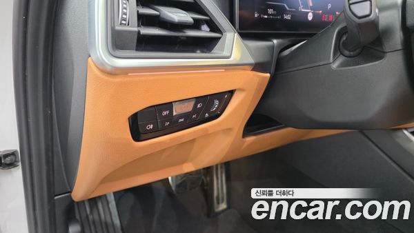 BMW 3 Series 2024, фото 29