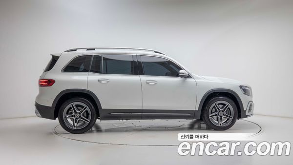 Mercedes-Benz GLB 2025, фото 9