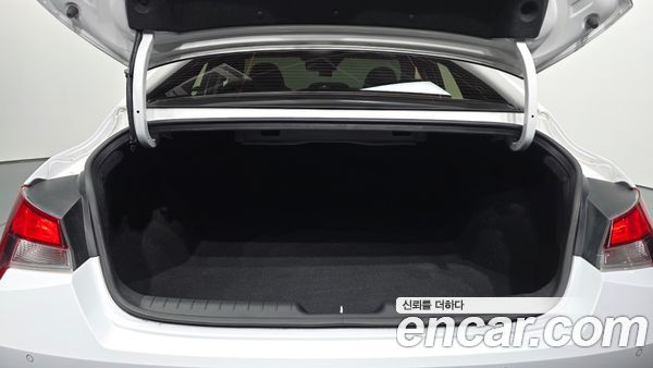 Hyundai Elantra 2022, фото 26