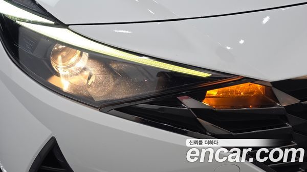 Hyundai Elantra 2022, фото 8