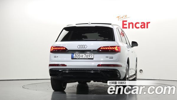 Audi Q7 2023, фото 4