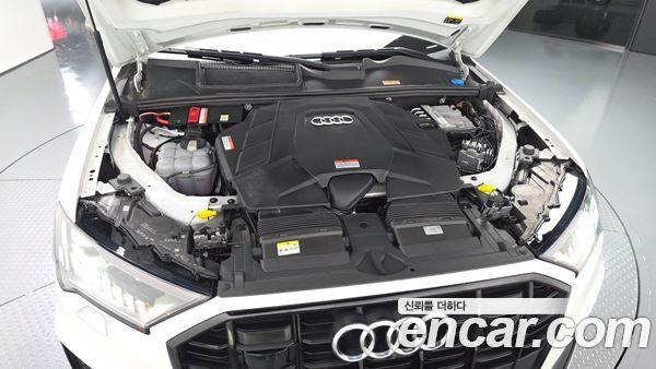 Audi Q7 2023, фото 6