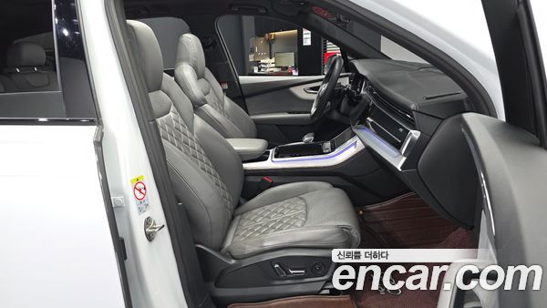 Audi Q7 2023, фото 17