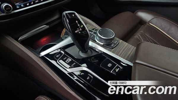 BMW 5 Series 2021, фото 12