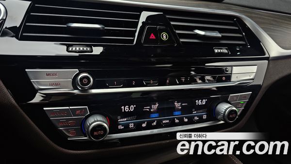 BMW 5 Series 2021, фото 24