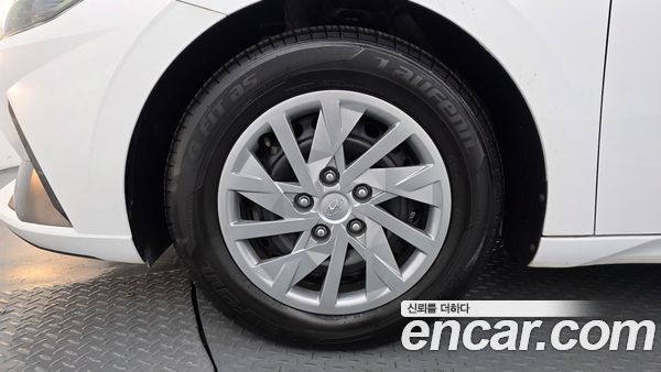 Hyundai Elantra 2021, фото 5
