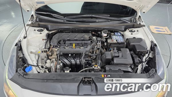 Hyundai Elantra 2021, фото 6