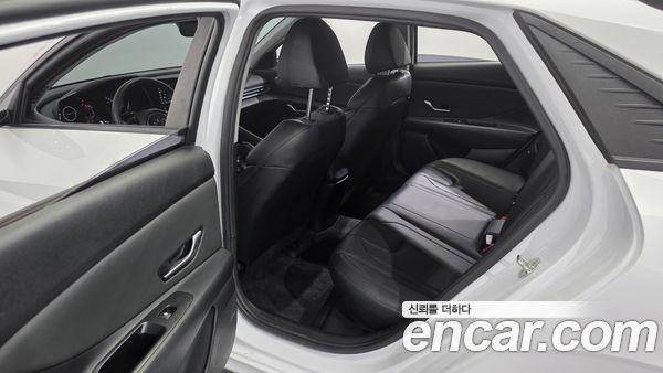 Hyundai Elantra 2021, фото 17