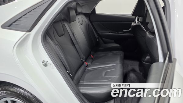 Hyundai Elantra 2021, фото 16
