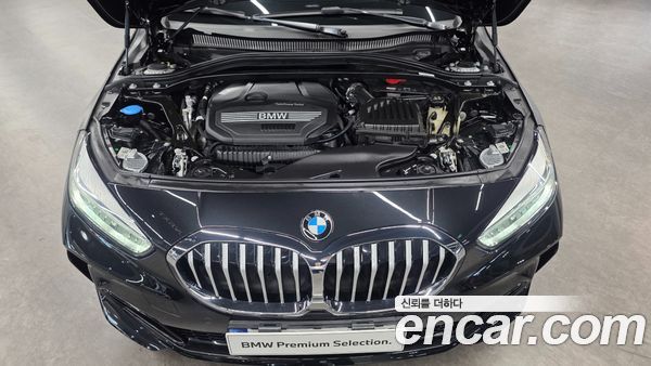 BMW 1 Series 2023, фото 6