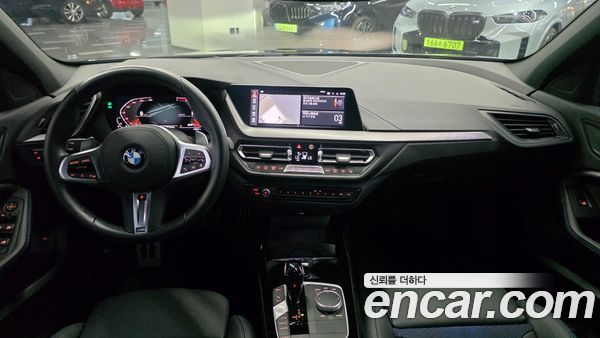 BMW 1 Series 2023, фото 7
