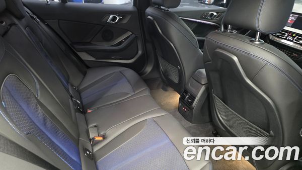 BMW 1 Series 2023, фото 10