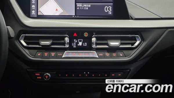 BMW 1 Series 2023, фото 18