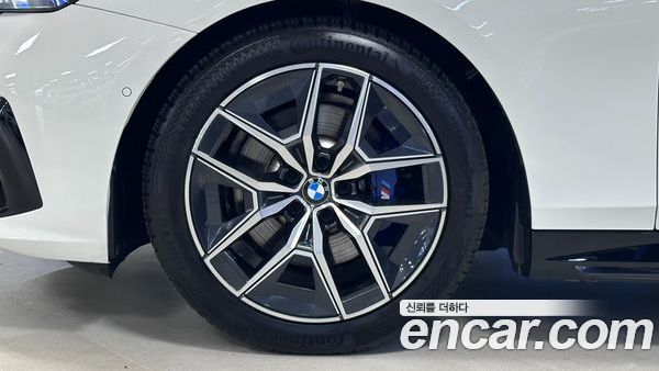 BMW 5 Series 2024, фото 5