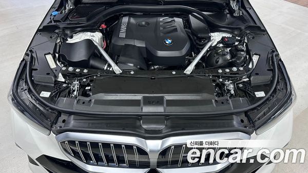 BMW 5 Series 2024, фото 6
