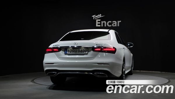 Mercedes-Benz E-Class 2021, фото 4