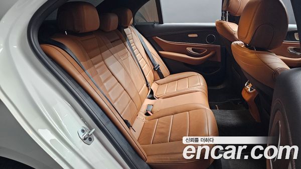 Mercedes-Benz E-Class 2021, фото 11
