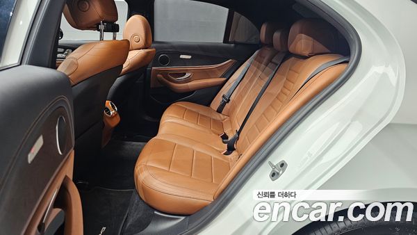 Mercedes-Benz E-Class 2021, фото 12