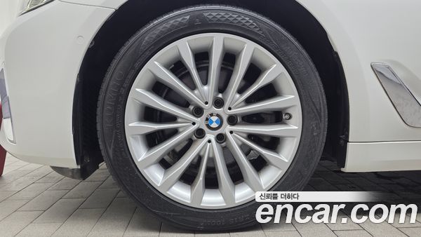 BMW 5 Series 2021, фото 5
