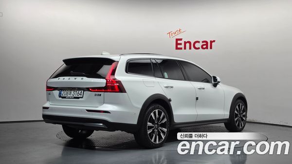 Volvo V60 2024