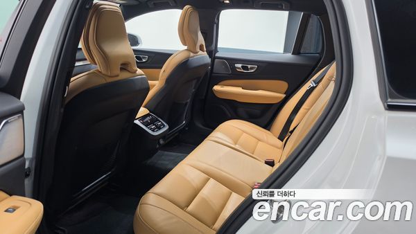 Volvo V60 2024, фото 11