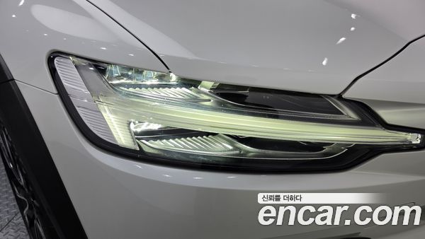 Volvo V60 2024, фото 7