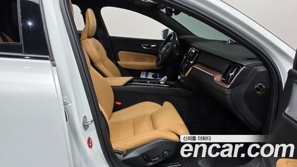 Volvo V60 2024, фото 15