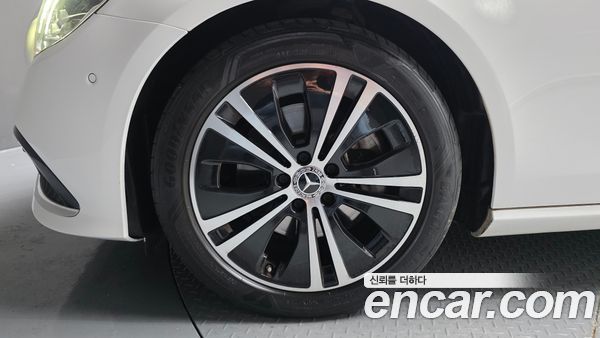 Mercedes-Benz E-Class 2022, фото 5