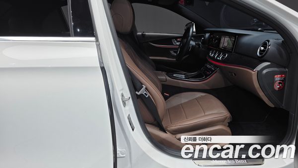 Mercedes-Benz E-Class 2022, фото 16