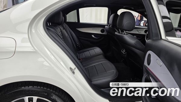 Mercedes-Benz E-Class 2021, фото 17