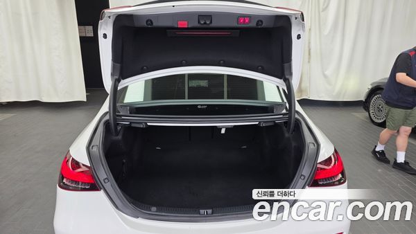 Mercedes-Benz E-Class 2021, фото 25