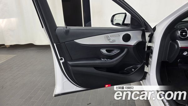 Mercedes-Benz E-Class 2021, фото 13