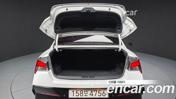 Hyundai Elantra 2024, фото 26