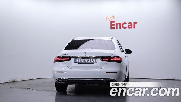Mercedes-Benz E-Class 2021, фото 4