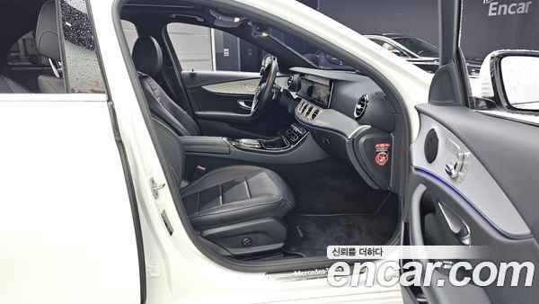 Mercedes-Benz E-Class 2021, фото 17
