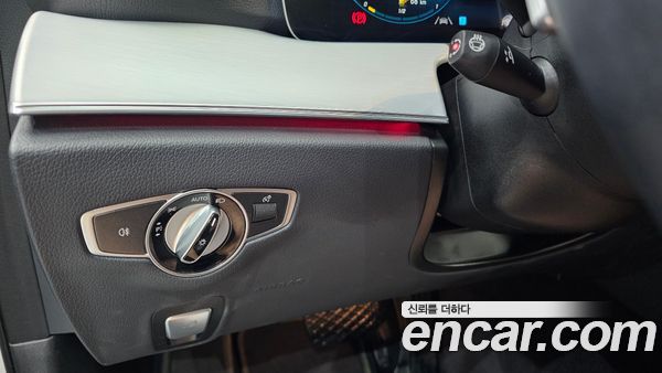 Mercedes-Benz E-Class 2021, фото 23