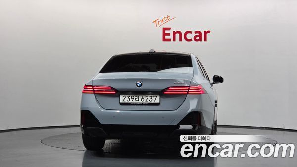 BMW 5 Series 2025, фото 4